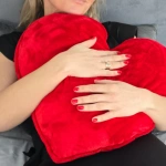 RAUDONA PASUNKINTA ŠIRDELĖ